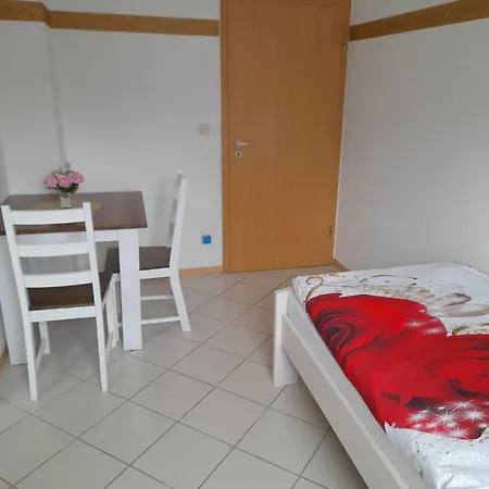 Im Rosenhaus Volz Nocleg ze śniadaniem