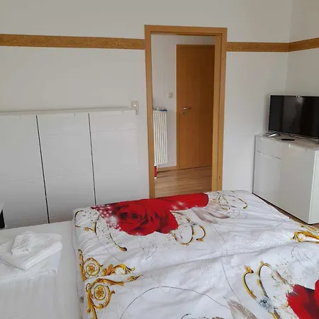 Im Rosenhaus Volz Rhauderfehn